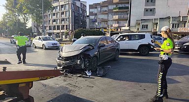 Aydın'daki kazada baba ve oğlu yaralandı