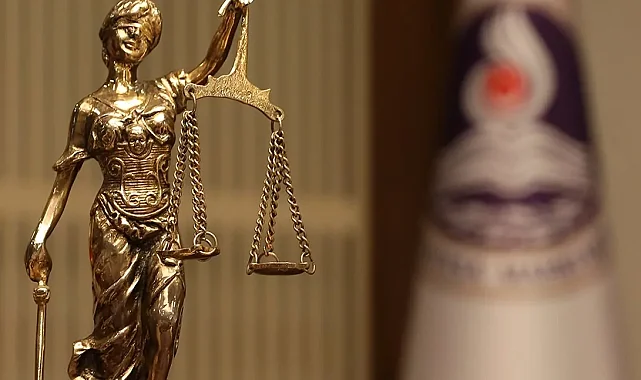 AYM, süresiz yoksulluk nafakasını düzenleyen ibareyi iptal etti