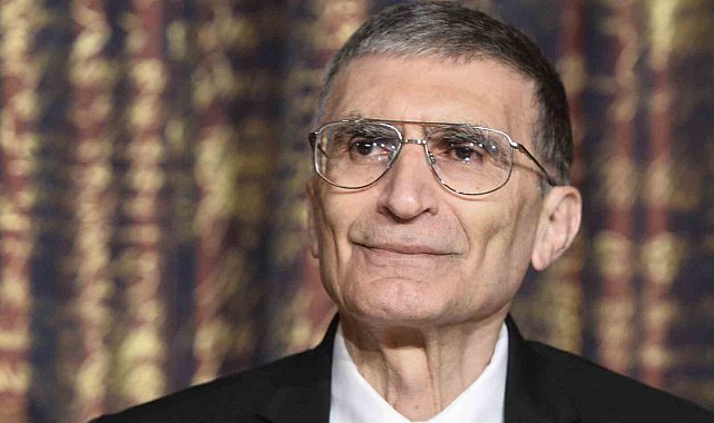 Azerbaycan'dan Türk bilim insanı Aziz Sancar'a "Şöhret Nişanı"