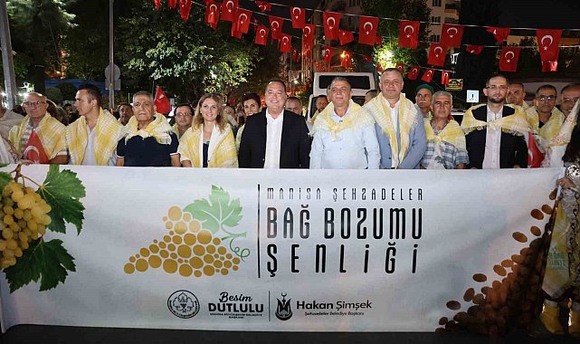 Bağ Bozumu coşkusu kortejle taçlandı