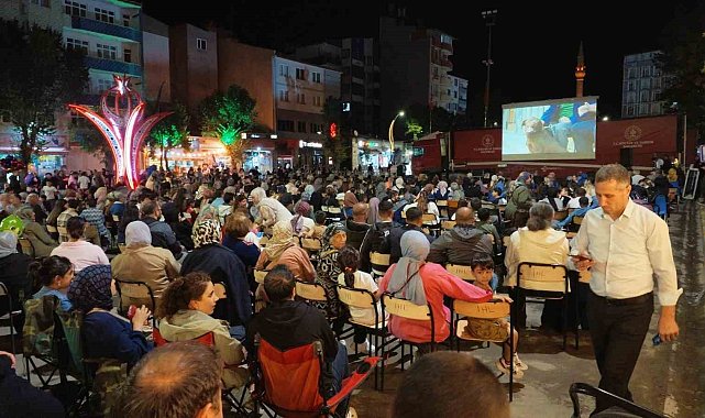 Bakan Ersoy duyurdu: "Gezen sinema Türkiye'nin 81 ilinin tamamına ulaştı"