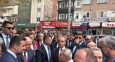 Bakan Güler Afyonkarahisar'da esnaf ile buluştu