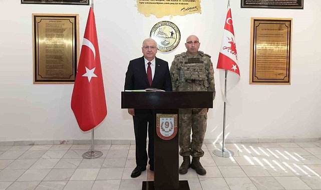 Bakan Güler, Kars'ta 14'üncü Mekanize Piyade Tugay Komutanlığını ziyaret etti