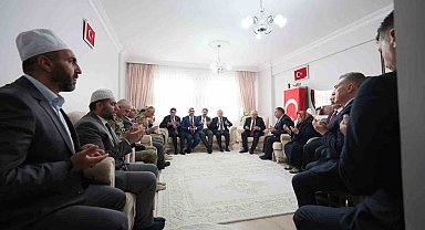 Bakan Güler, şehit Jandarma Er Emin Polat'ın baba ocağını ziyaret etti