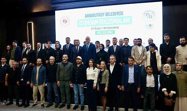 Bakan Işıkhan Arnavutköy Belediyesi'nin istihdam çalışmaları kapsamında üreten gençlerle buluştu
