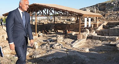 Bakan Mehmet Nuri Ersoy'dan Perre Antik Kenti'ne yakın takip