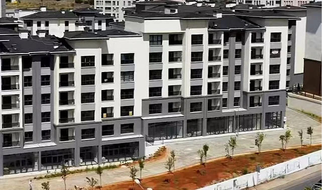Bakan Murat yarın kiraya sunulacak TOKİ'nin Ataşehir'deki konutları paylaştı