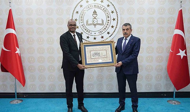 Bakan Tekin, Sudan Eğitim Bakanı Hajar ile bir araya geldi