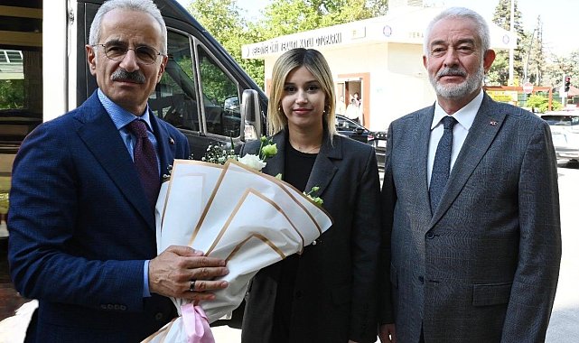Bakan Uraloğlu: "Milli elektrikli trenin seri üretimine yıl sonu itibarıyla başlayacağız"