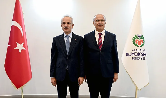 Bakan Uraloğlu'ndan Malatya'da Şehir Kütüphanesi'ne ziyaret