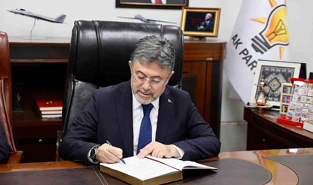 Bakan Yumaklı, AK Parti Erzincan İl Başkanlığında teşkilatla buluştu