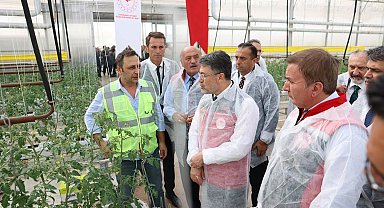 Bakan Yumaklı, Erzincan'daki jeotermal sera alanını inceledi