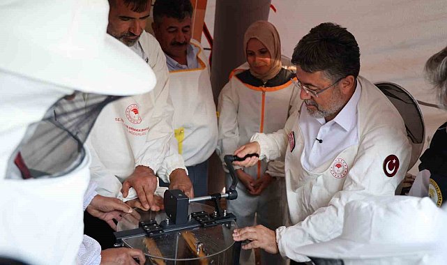 Bakan Yumaklı: "Dünyada arıcılıkta 2. sıradayız"