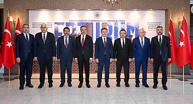 Bakan Yumaklı Valilik ve Büyükşehir Belediyesi'ni ziyaret etti