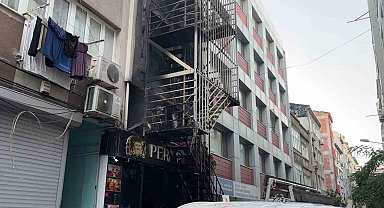 Bakırköy'de 6 katlı otelde yangın: 12 yaralı