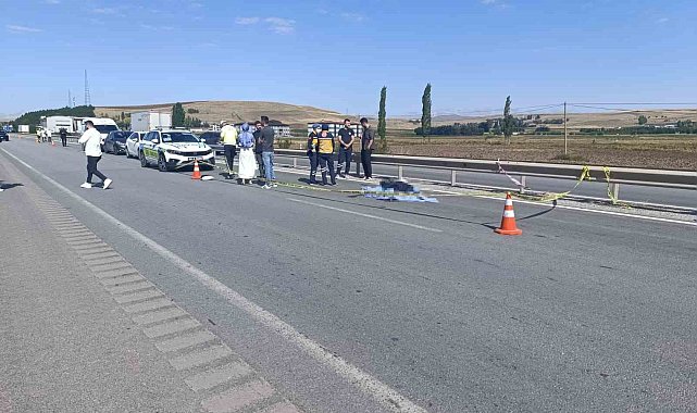 Bariyerlere çarpan motosiklet sürücüsü öldü