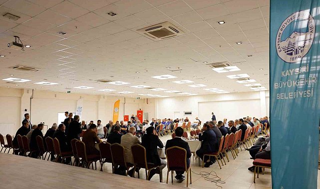 Başkan Büyükkılıç, Tomarza'da muhtarlarla istişare etti