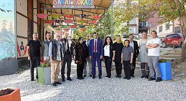Başkan Kahveci, Sanat Sokağı'nda incelemelerde bulundu