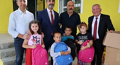 Başkan Kepenek öğrencilerle buluştu ve çantalarını hediye etti
