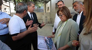 Başkan Şahin, Karşıyaka Emekliler Lokali proje alanını inceledi