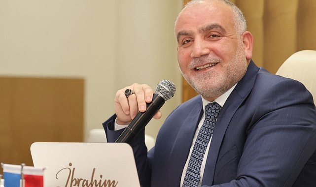 Başkan Sandıkçı: "Üniversiteyi kazanan tüm öğrencilerimize burs desteği sağlıyoruz"