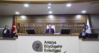 Başkan Vekili Özdemir: "Antalya'ya milyar milyar liralık yatırımlar yapıyoruz"