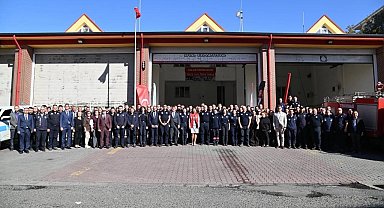 Başkan Yüceer itfaiyecilerle buluştu: "Herkesin kaçtığı yere siz koşarak gidiyorsunuz"