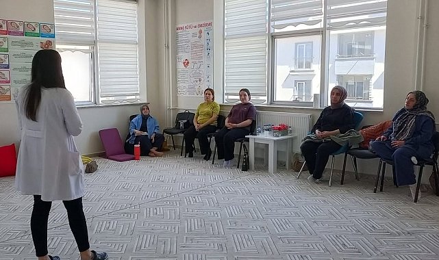 Bayburt'ta anne adaylarına 'Gebe Okulu' eğitimi verildi