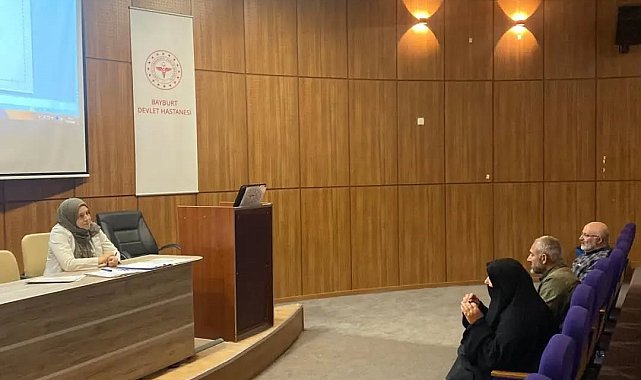 Bayburt'ta hastalar ve yakınları diyabet okulunda eğitim aldı