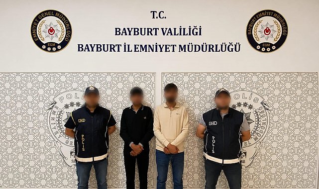 Bayburt'ta sahte belge kullanan 2 düzensiz göçmen yakalandı