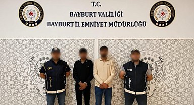 Bayburt'ta sahte belge kullanan 2 düzensiz göçmen yakalandı