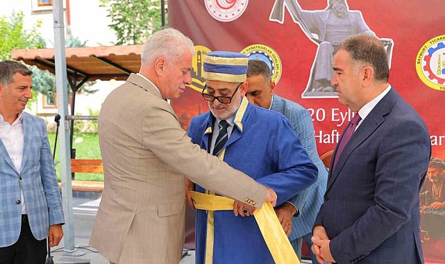 Bayburt'ta yılın Ahisi Metin Özyurt seçildi
