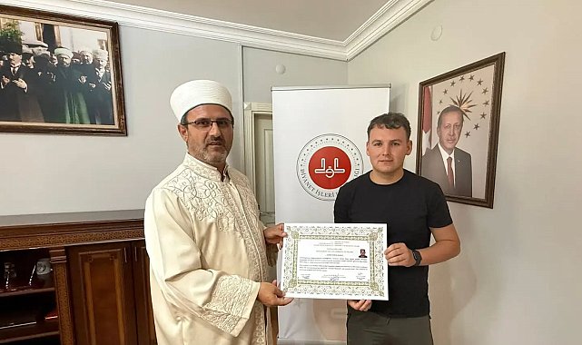 Bayram namazından etkilenip Müslüman oldu
