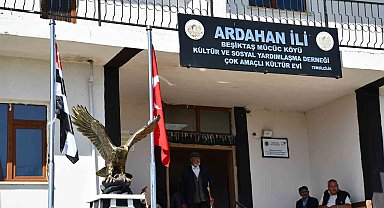 Beşiktaş Köyü'nde yapılan kartal heykeli, Serdal Adalı'nın katıldığı törenle açıldı