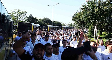 Beşiktaş taraftarı stada geldi