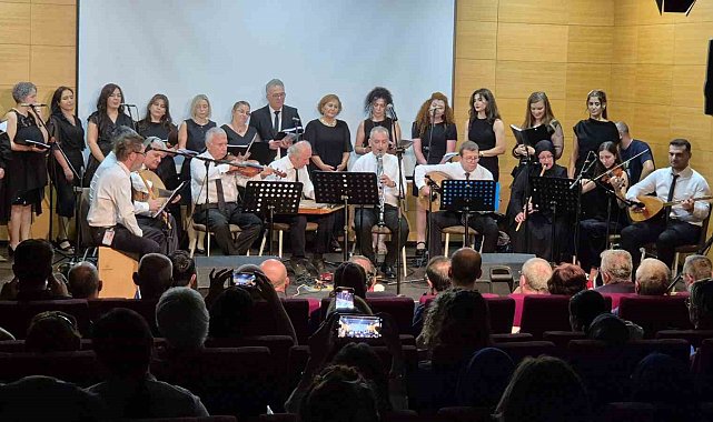 Beyaz önlüklerin bu kez reçetesi müzik oldu