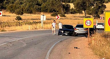 Beyşehir'de 3 otomobil çarpıştı: 6 yaralı