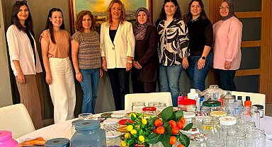 Bilecik'te polis eşlerinden öğrenciler için hayır çarşısı hazırlığı