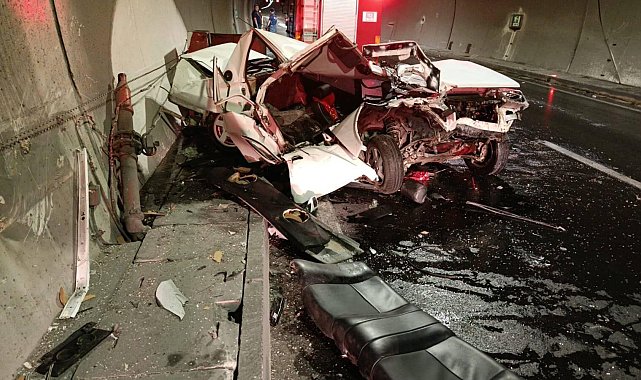 Bilecik'te traktöre çarpan otomobil hurdaya döndü: 1 yaralı