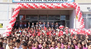 Bingöl'de İlköğretim Haftası coşkuyla kutlandı