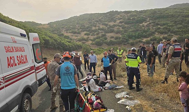 Bingöl'de minibüs şarampole yuvarlandı: 10 yaralı