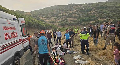 Bingöl'de minibüs şarampole yuvarlandı: 10 yaralı
