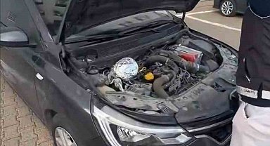 Bingöl'de otomobilin motor bölümünde esrar ele geçirildi: 3 tutuklama