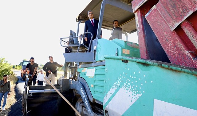 Bingöl'ün köy yollarında sıcak asfalt çalışması sürüyor