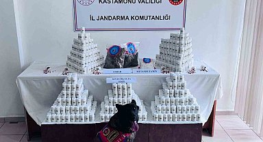 Binlerce sentetik ecza hapı ve uyuşturucuyla yakalanan sanığın yargılanmasına devam edildi