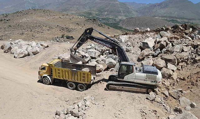 Bir asır dayanıklı andezit taşı