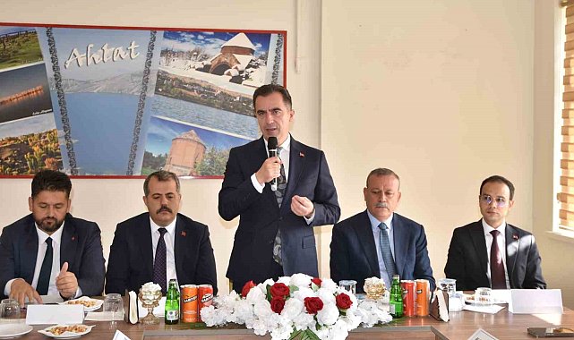 Bitlis'te "Geleneksel Ahlat Taş İşçiliği Çalıştayı" düzenlendi