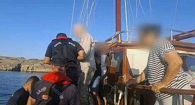 Bodrum ve Marmaris'te ticari yatlarda rahatsızlanan iki kişinin tıbbi tahliyesi yapıldı
