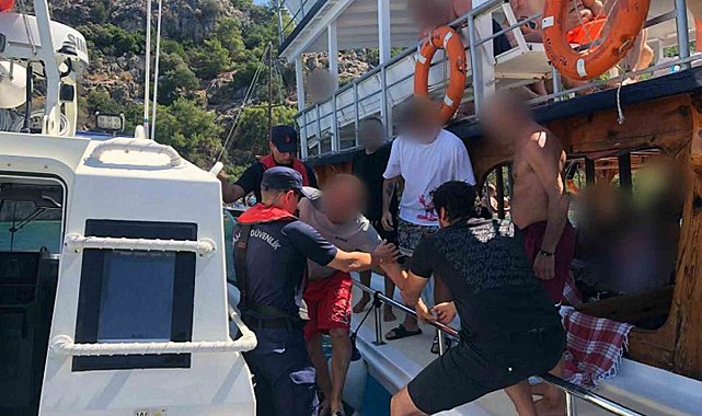 Boğulma tehlikesi yaşayan bir kişi Sahil Güvenlik tarafından denizden tahliye edildi
