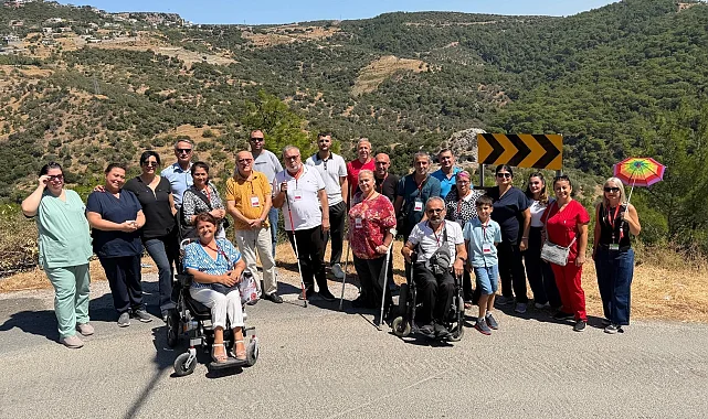 Bornova'da engelleri kaldıran kültür yolculuğu